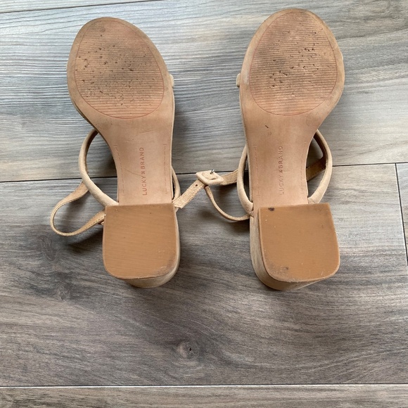 Suede Wedge Sandal 7.5 Tan - Picture 7 of 11